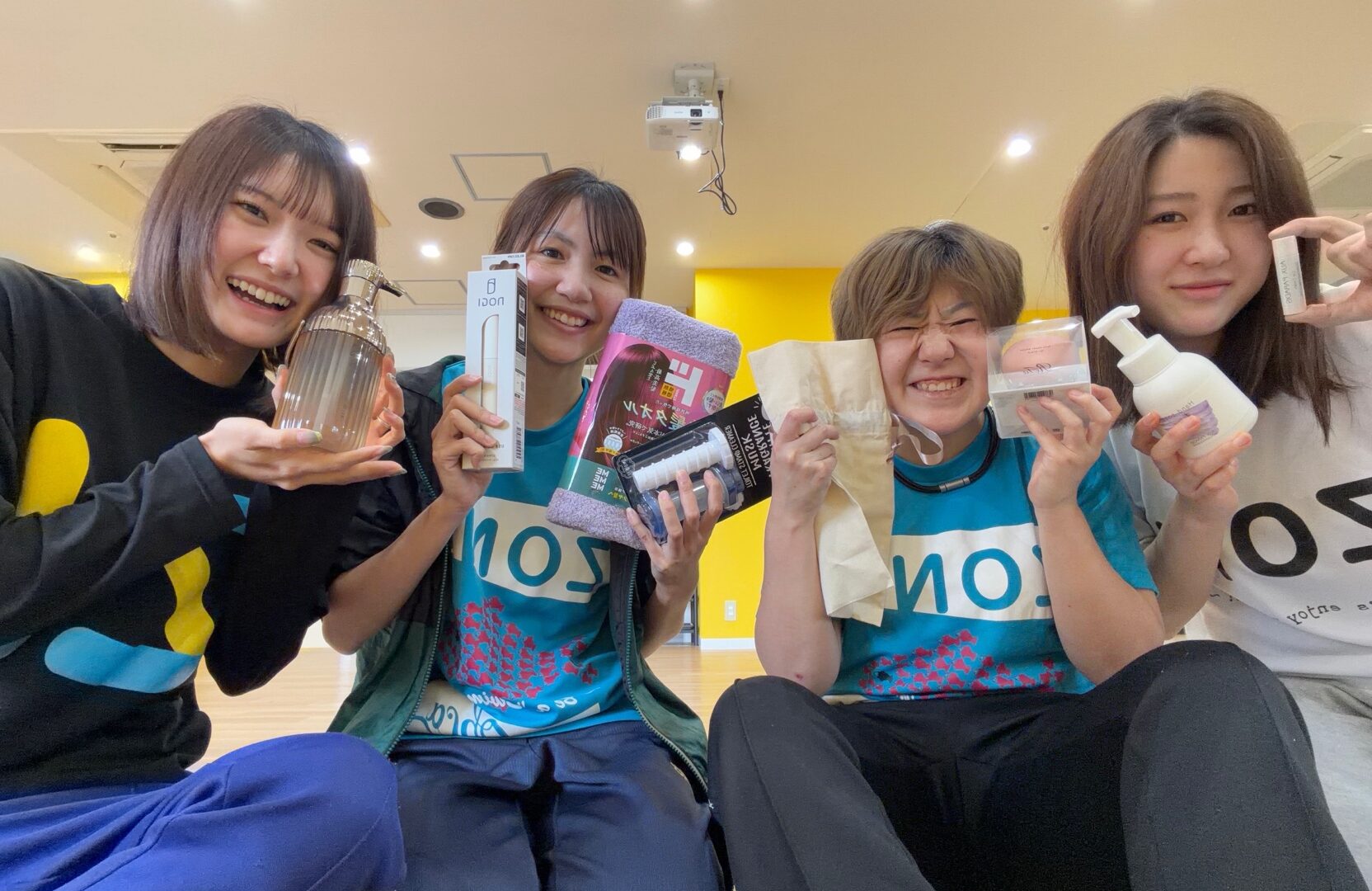 【リエゾン町屋】クリスマスプレゼント交換会